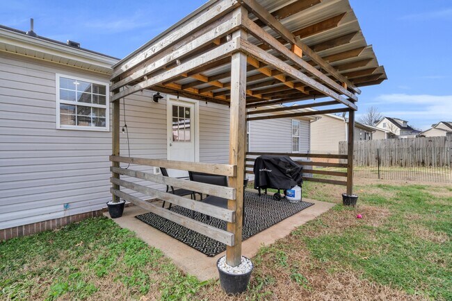 Building Photo - 261 Audrea Ln