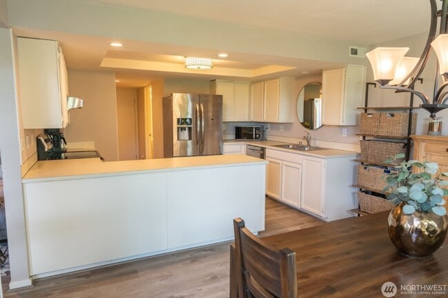 Building Photo - 2Bd/1.75Ba Kirkland Condo