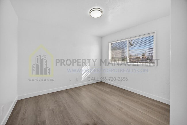 Building Photo - Remodeled 2-Bedroom Gem Near Sac City College