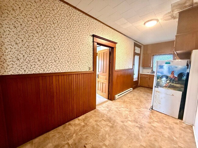 Building Photo - 441 Walnut St