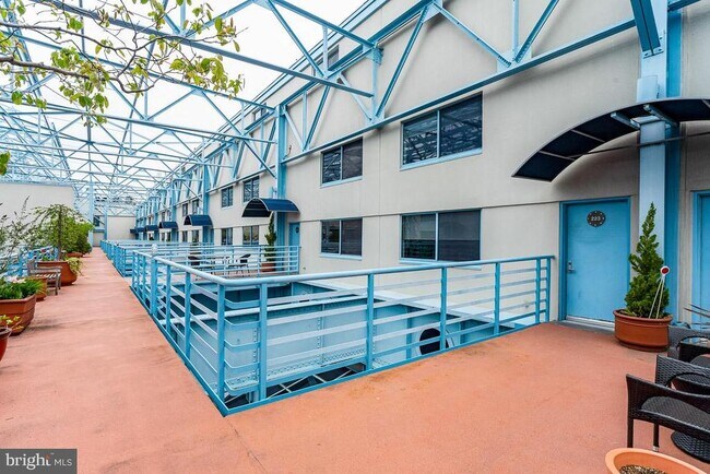 Building Photo - 7 N Christopher Columbus Blvd