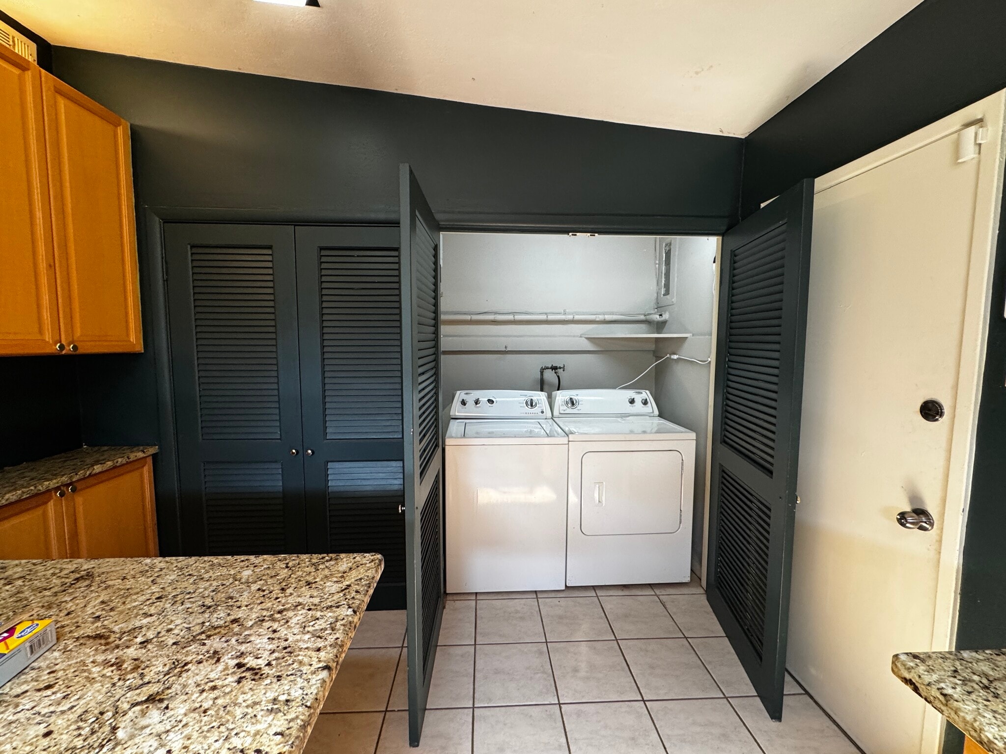 Building Photo - 19 Stoneyside Ln