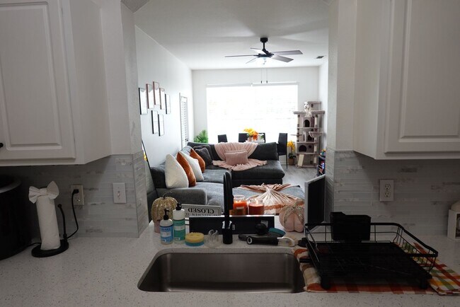 Building Photo - Stone Bridge