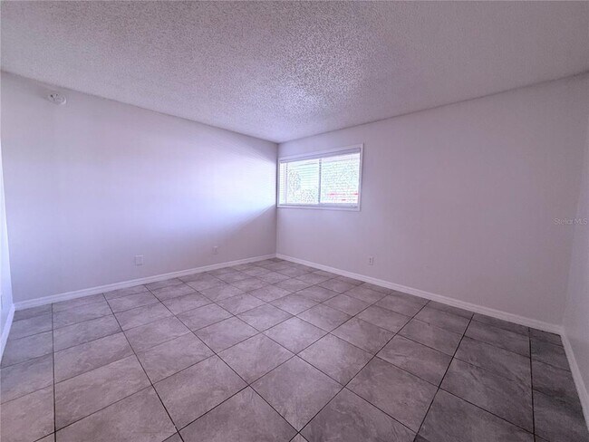 Building Photo - 6332 Newtown Cir