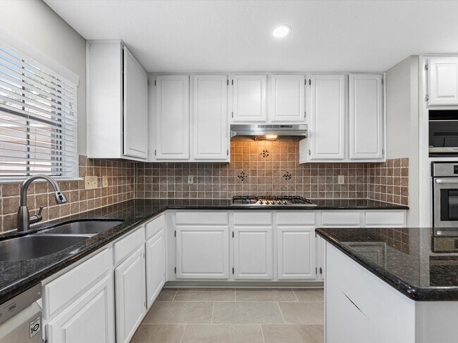 Building Photo - 1227 Lake Estates Ct