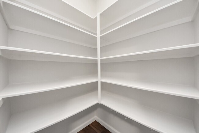 Building Photo - 1802 Whispering Forest Dr