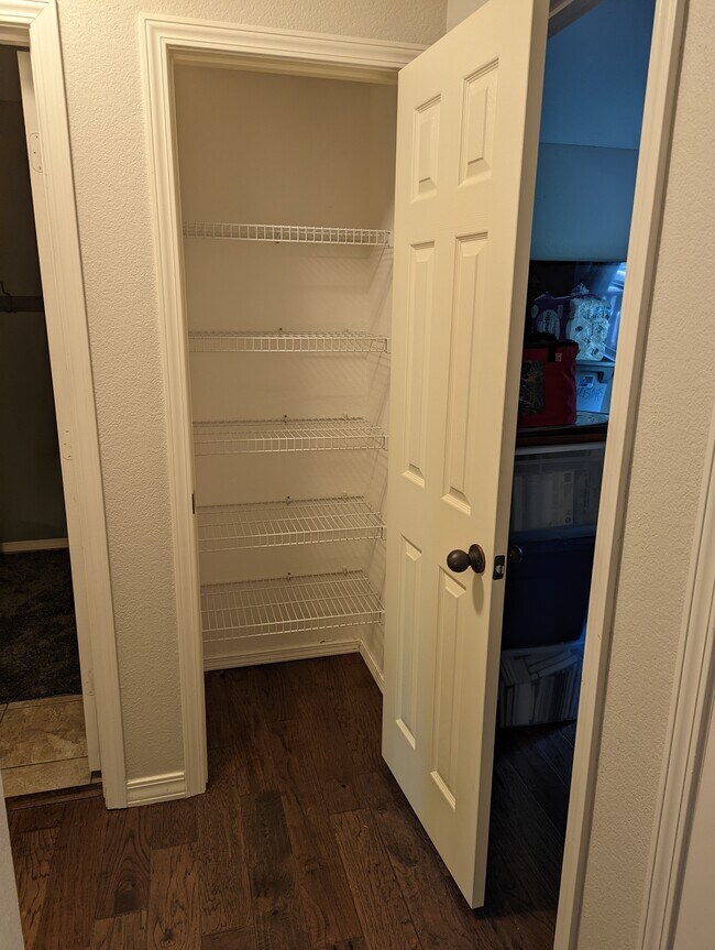 Building Photo - 22 Lyndhurst Dr