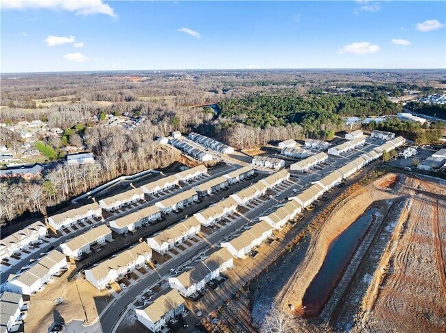 Building Photo - 76 Regent Pk