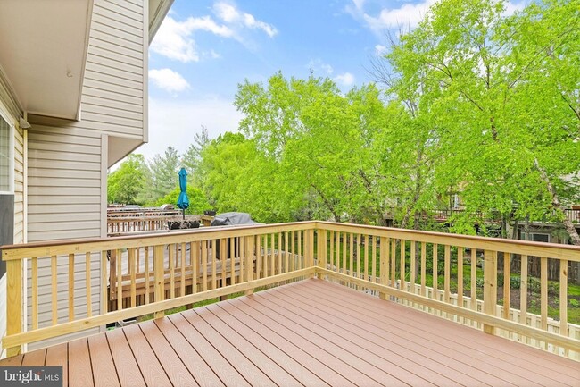 Building Photo - 11070 Clovertree Ct