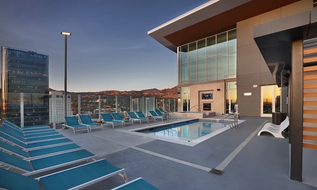 Building Photo - 151 S State St