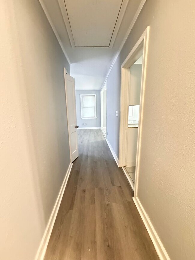 Building Photo - 307 Clairborne Ave