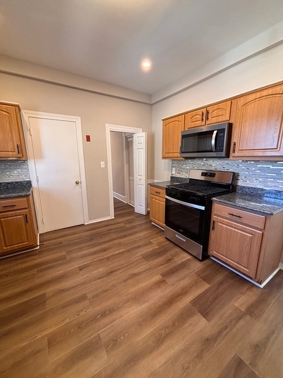 Building Photo - 130 Linden Ave