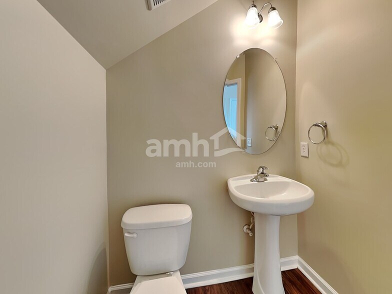 Building Photo - 100 Summer Hill Ct