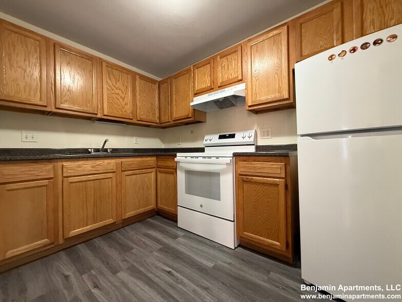 Building Photo - 316 Tappan St