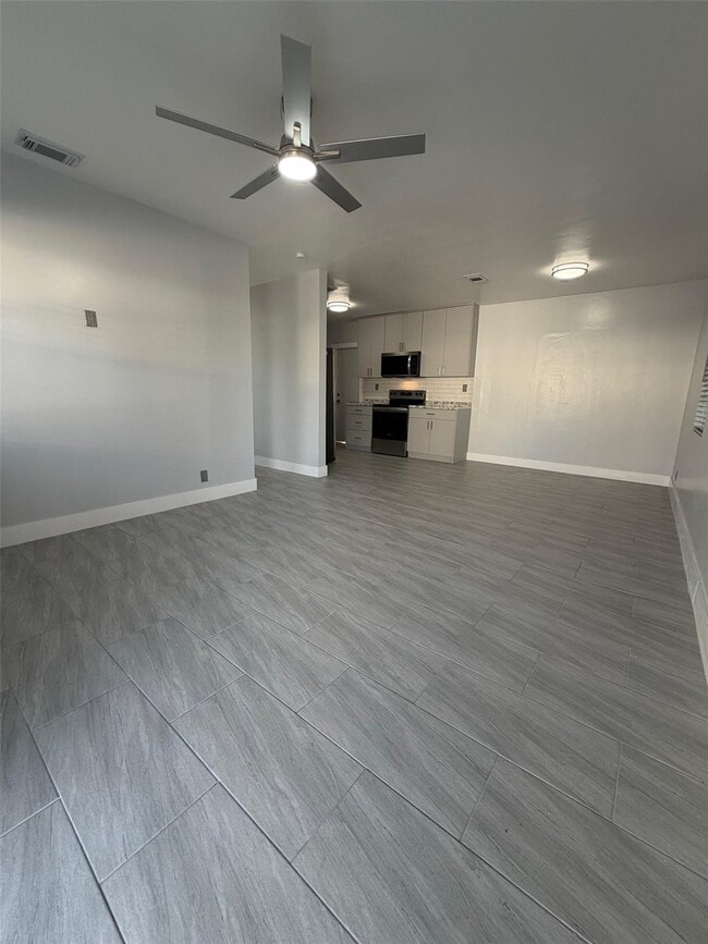 Building Photo - 1966 NE 177th St