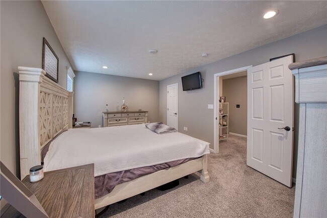 Building Photo - 109 Shaley Dr