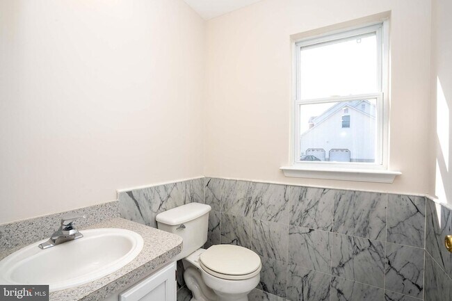 Building Photo - 27 Samantha Dr