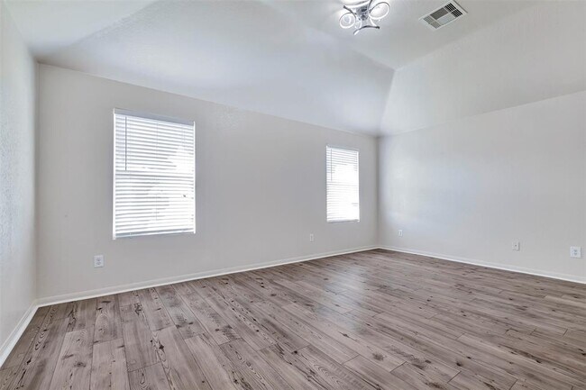 Building Photo - 1218 Newsome Glenn Dr