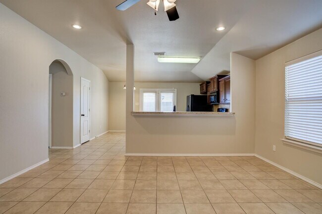 Building Photo - 3/2 in South Lubbock