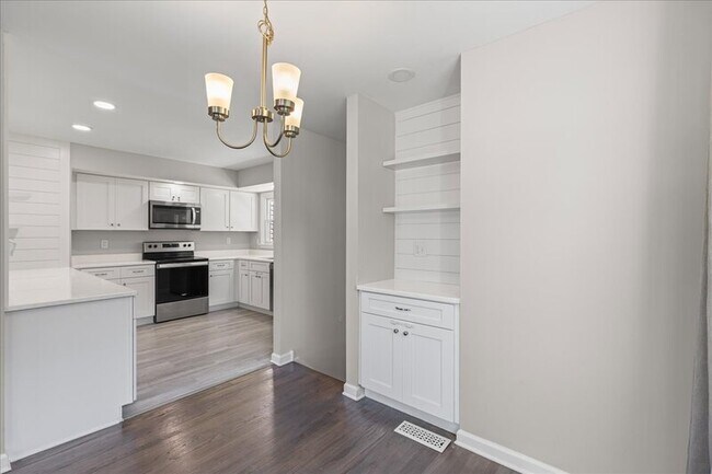 Building Photo - 116 Barclay Dr