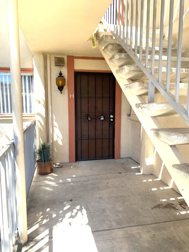 Building Photo - COZY 2BD/2BA CONDO AVAILABLE IN SAN DIEGO