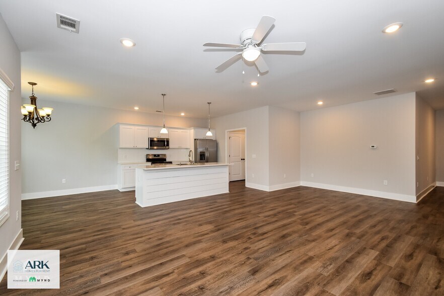 Building Photo - 21 Greyfield Dr