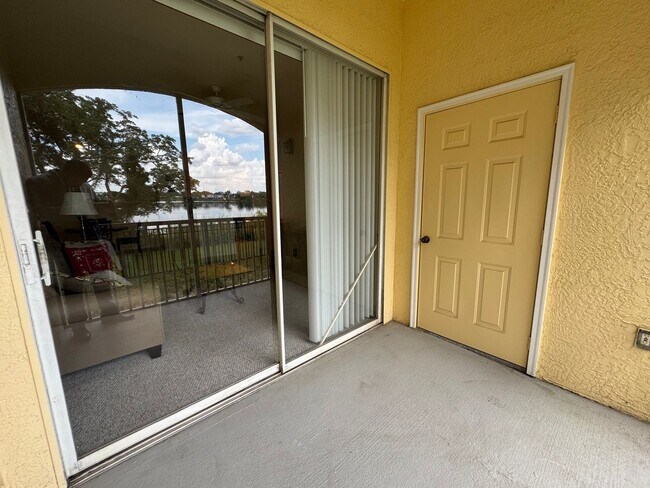 Building Photo - Fully Furnished 2-Bed, 2-Bath Condo with W...