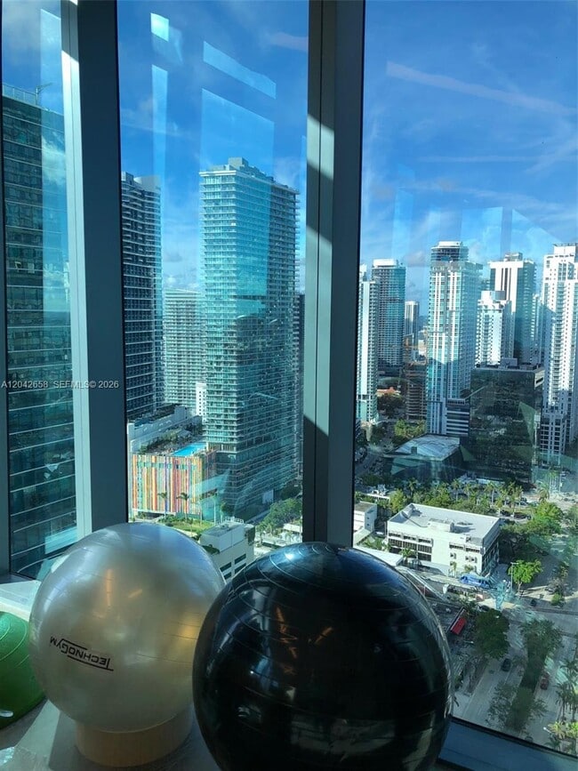 Building Photo - 1451 Brickell Ave