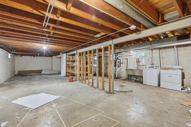 Building Photo - 14714 Ellis Ave