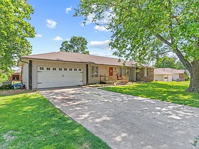 Building Photo - 2556 W Cardinal St