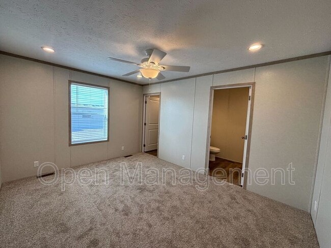 Building Photo - 725 S 12th St