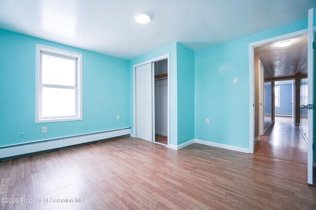 Building Photo - 1519 Meylert Ave