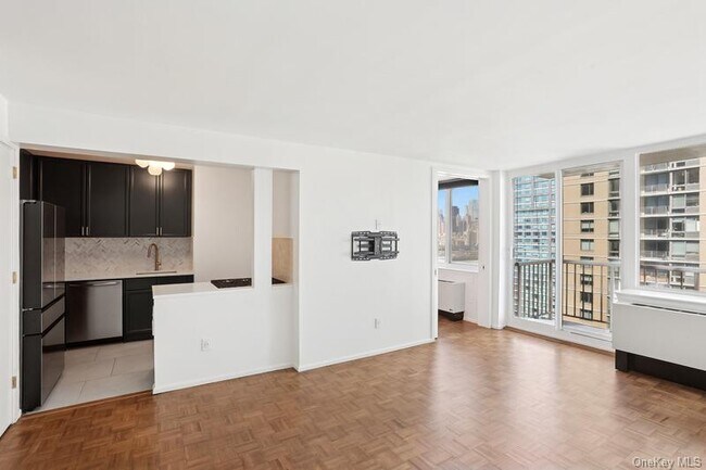 Building Photo - 4-74-74 48th Ave
