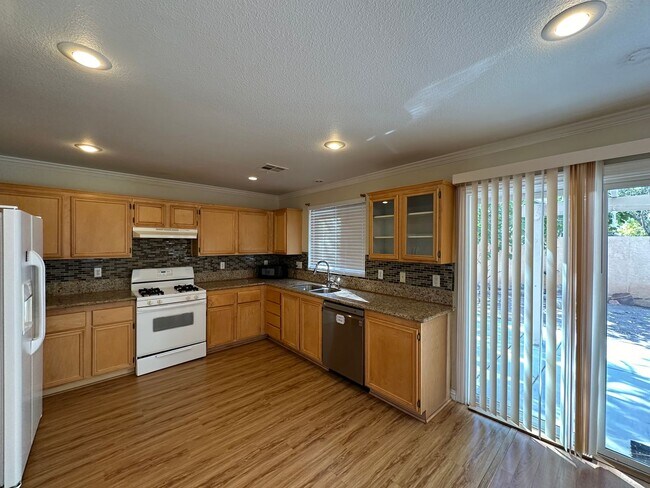 Building Photo - PECCOLE RANCH