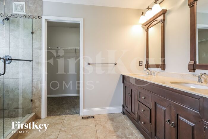 Building Photo - 3687 Shagbark