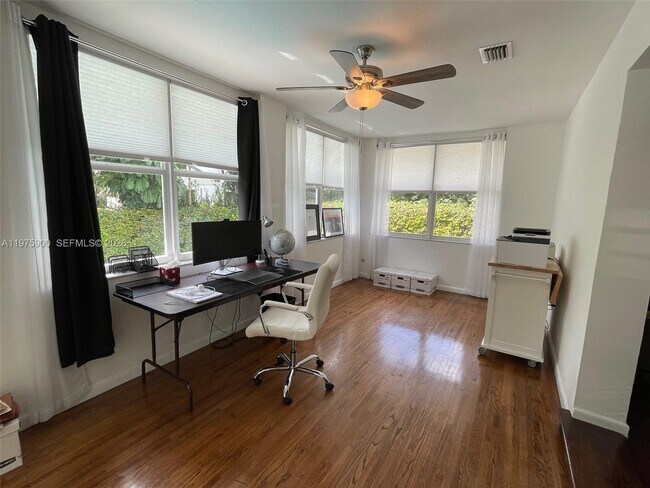 Building Photo - 1420 Baracoa Ave