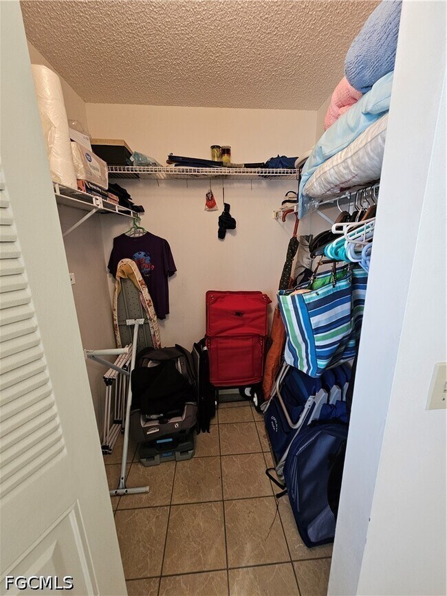 Building Photo - 14831 Summerlin Woods Dr