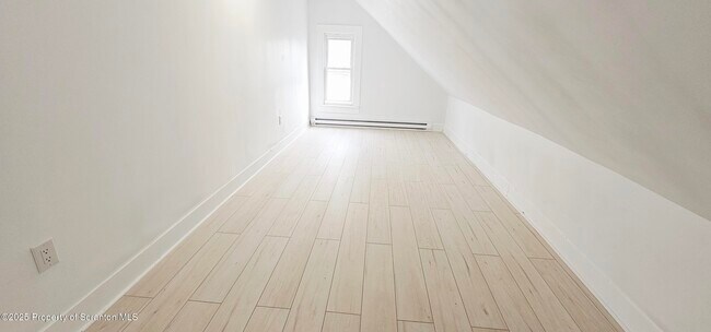 Building Photo - 128 S Rebecca Ave