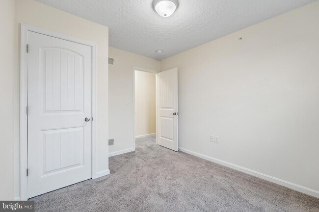 Building Photo - 342 Cadbury Dr