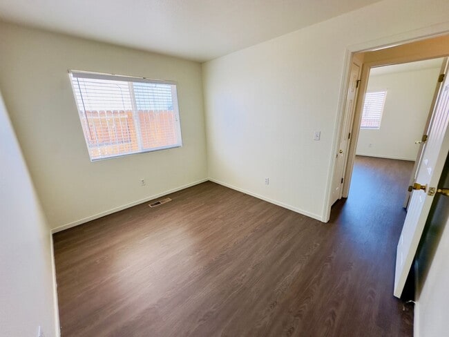 Building Photo - Cozy near Golf Course, lvp flooring, low m...
