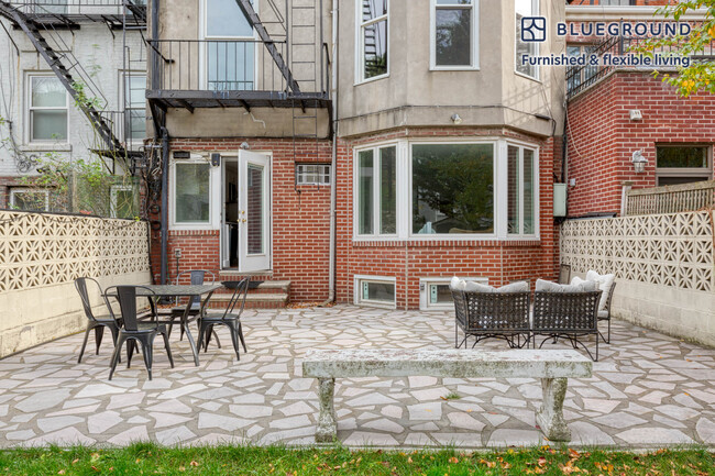 Building Photo - 308 Hicks St