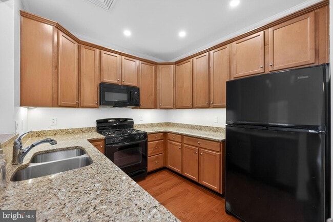 Building Photo - 1014 Creekside Dr