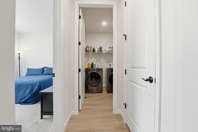 Building Photo - 615 Clover Ln