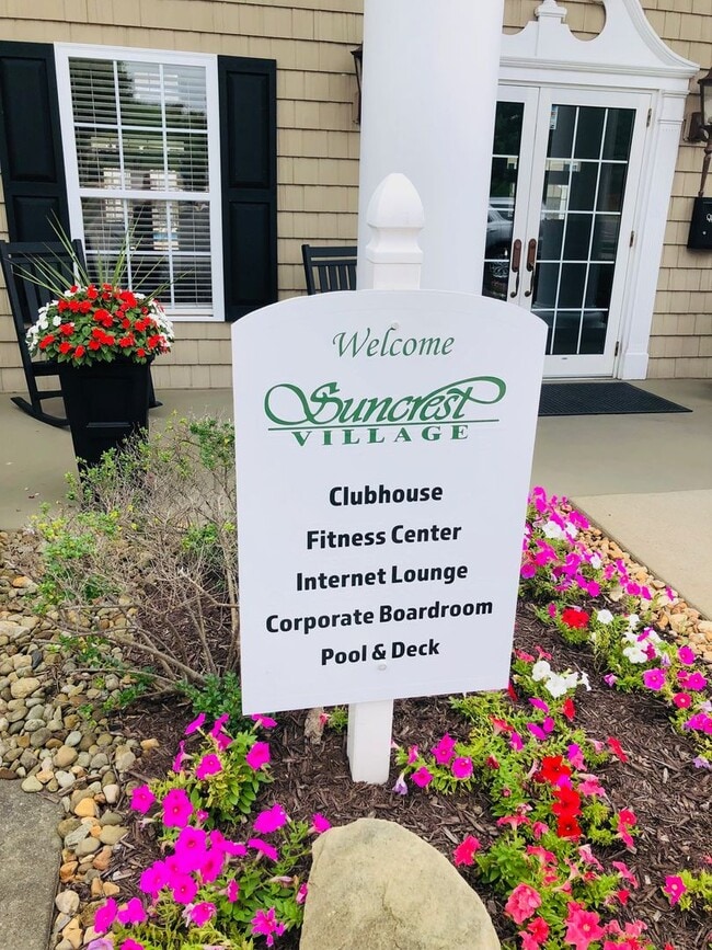 Building Photo - Suncrest Village- 3 Bedroom, Bonus Room and 3.5 Bathroom Townhome- Available Now!