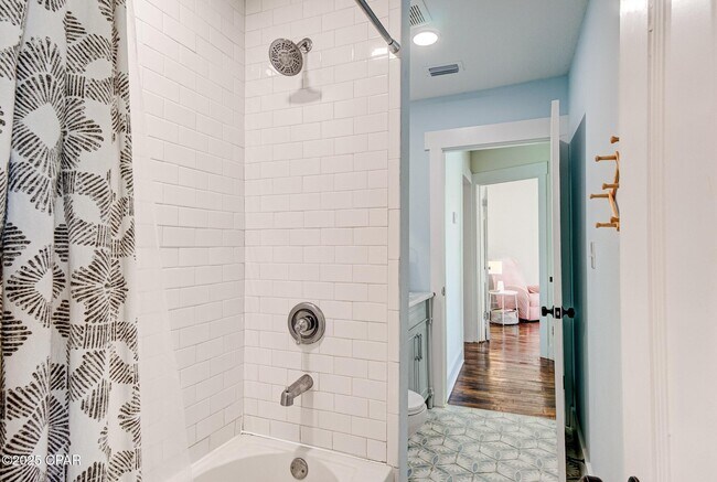 Building Photo - 307 N Palo Alto Ave