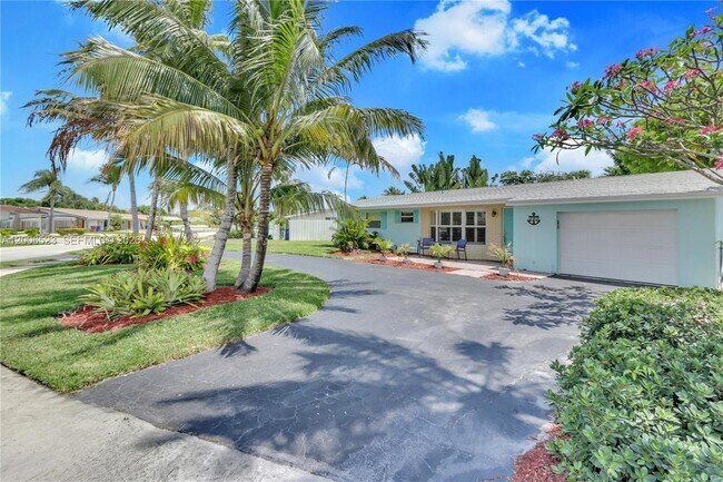 Building Photo - 222 SE 11th Ct