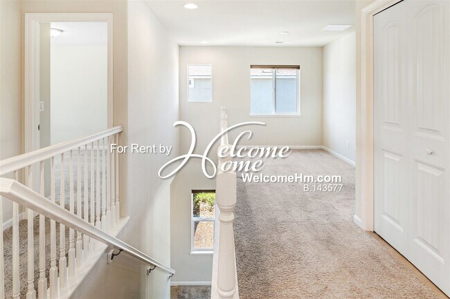 Building Photo - Beautiful Capital Village Home