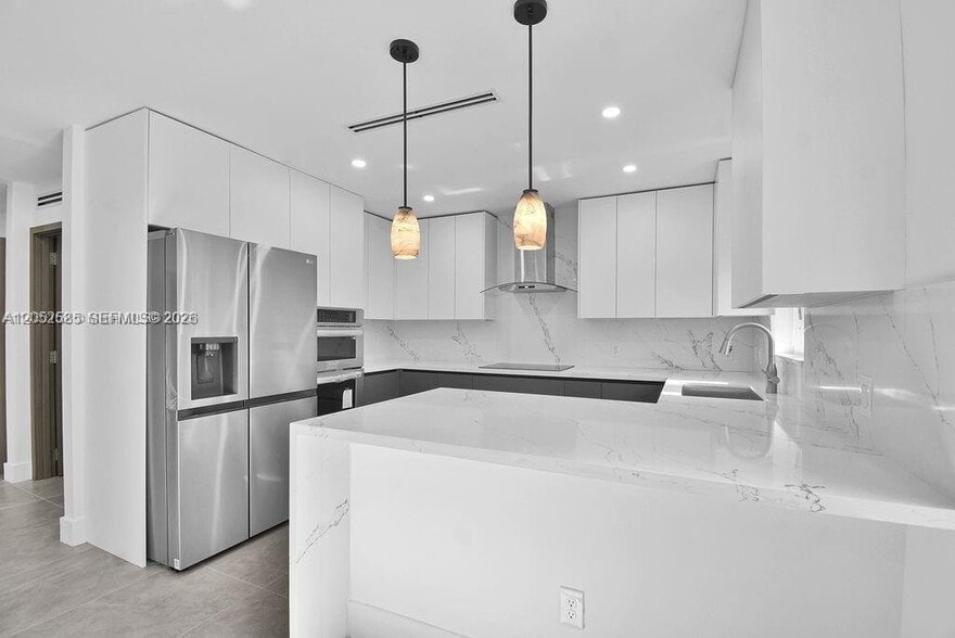 Building Photo - 7902 SW 67th Ave