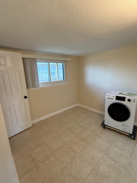 Guest Bedroom - 400 1st St S