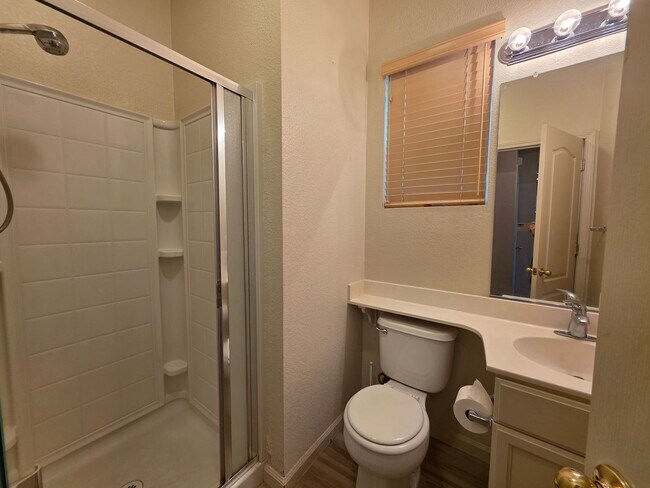 Building Photo - 4 bedroom in north Turlock!